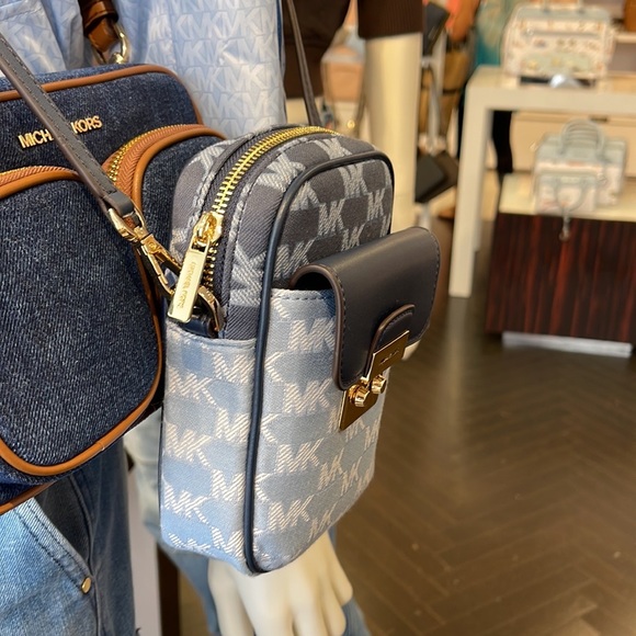 Michael Kors Sloan Editor Small Phone Logo Jacquard Crossbody
Navy Multi - Picture 16 of 16